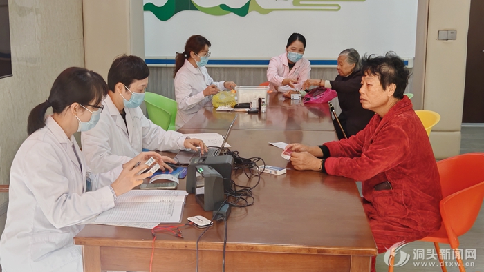 幸福要事丨“巡回診療車”進(jìn)村服務(wù) 家門口就醫(yī)更方便